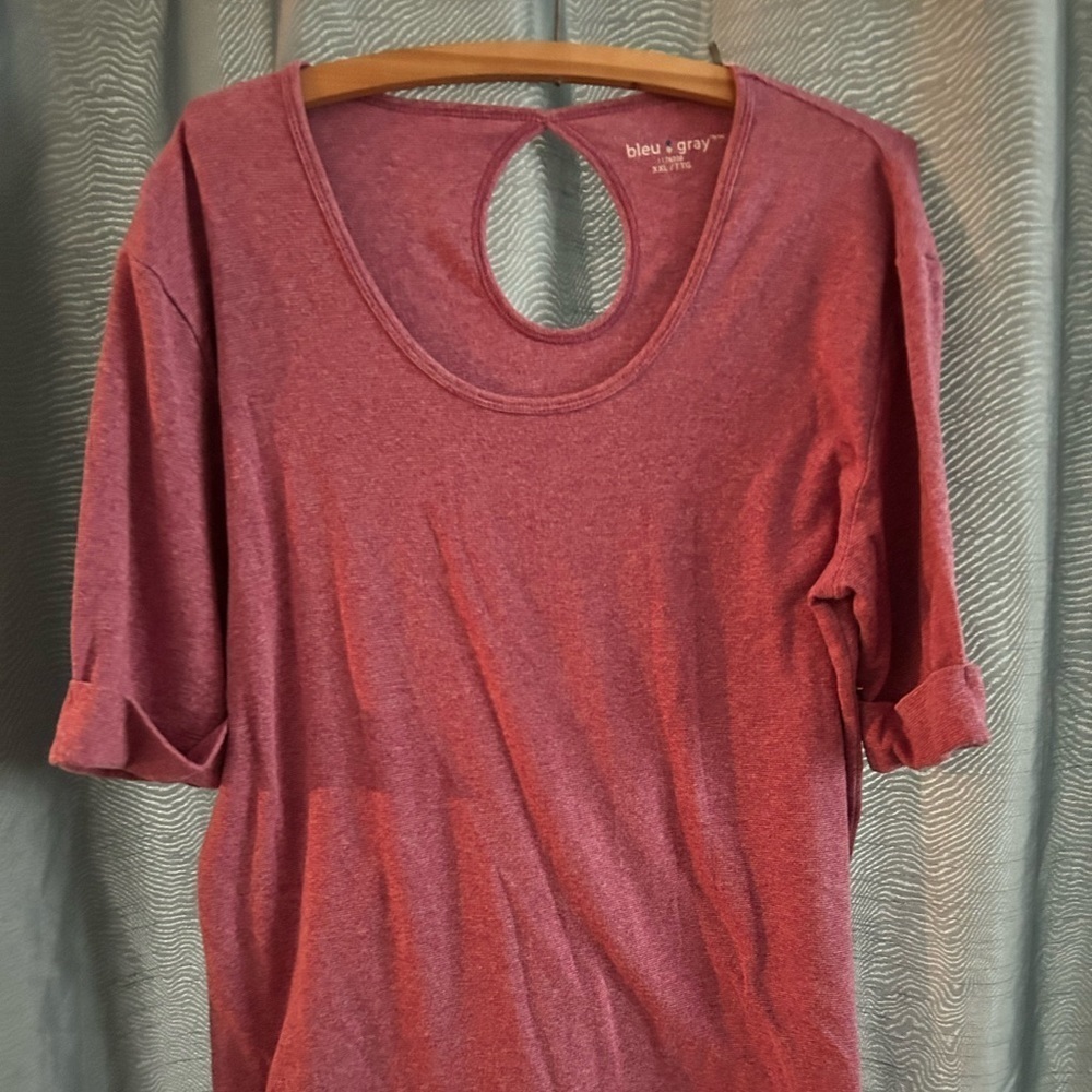 Women's bleu-gray XXL rosey pink top- round neck- cuff short sleeved preloved